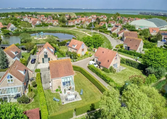 Lovely Holiday Home With Private Barbecue