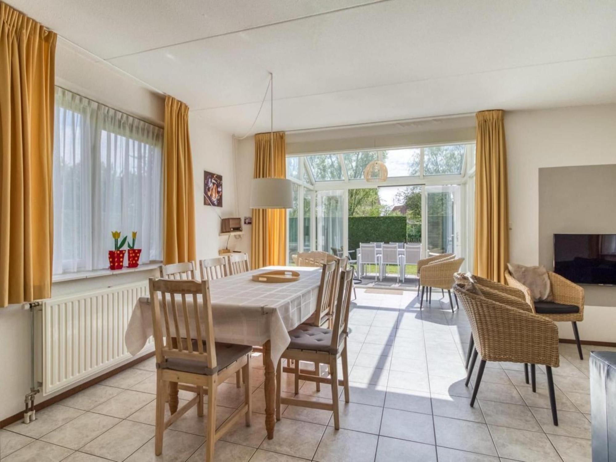 Vakantiehuis Lovely With Private Barbecue *